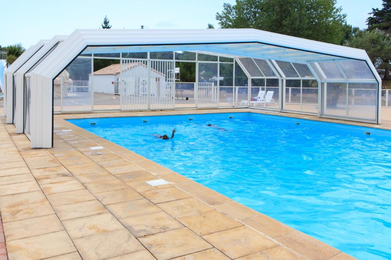Domaine Du Collet**** Hotel Villeneuve-en-Retz Buitenkant foto